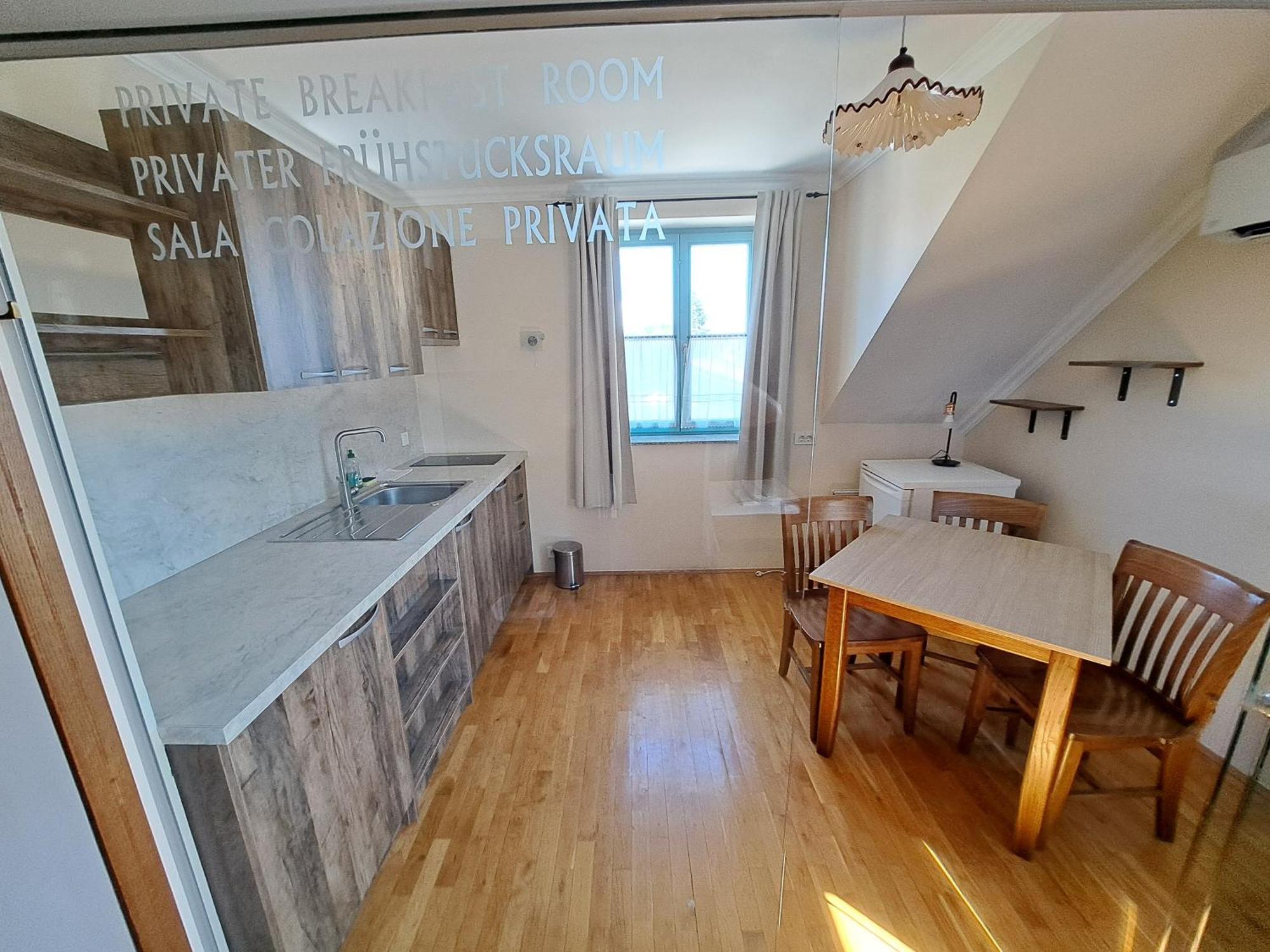 Parma Guesthouse & Apartments Maribor Ngoại thất bức ảnh