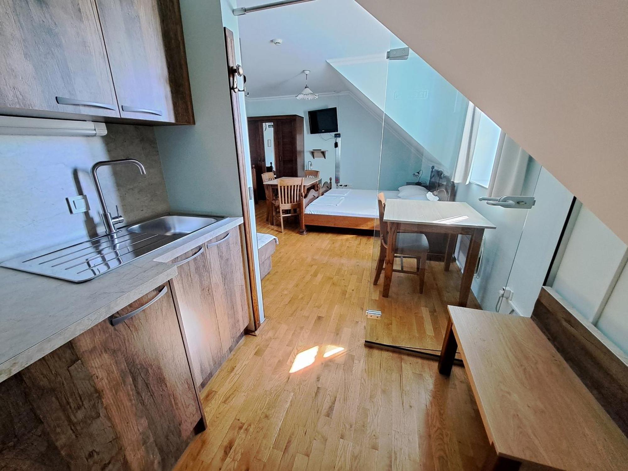 Parma Guesthouse & Apartments Maribor Ngoại thất bức ảnh