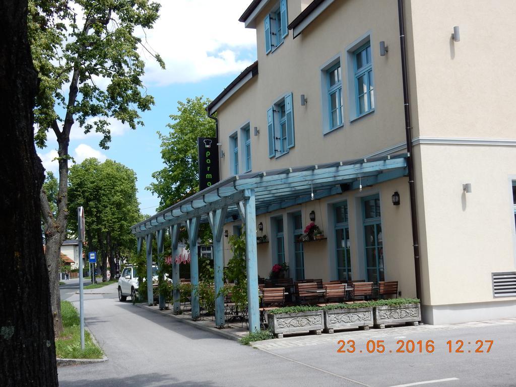 Parma Guesthouse & Apartments Maribor Ngoại thất bức ảnh